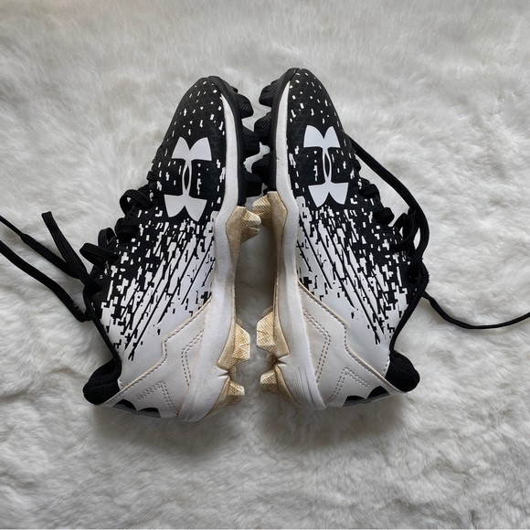 Under Armour baseball cleats - Picture 5 of 6